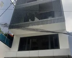 Nhà cho thuê hẻm xe tải đường Phổ Quang, 5 tầng, ngang 5m. Phù hợp ở hoặc làm văn phòng, spa
