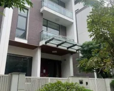 Cho thuê nhà Nguyễn Tuân - Nguyễn Huy Tưởng DT 200m2x4 tầng + hầm, mặt tiền 10m,thông sàn, giá 60tr