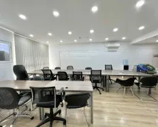Cho thuê văn phòng căn góc DT 70m2, 24triệu/tháng, mặt tiền Cao Thắng, Q10, LH: 0901 430 *** Loan