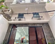 Cho thuê nhà Nguyễn Chí Thanh 80m2x5 tầng, cách phố 10m, ngõ rộng thông thoáng, oto đỗ cửa 24tr/th