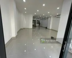 Cho thuê nguyên tầng trệt nhà Vạn Phúc City sàn trống suốt làm văn phòng công ty giá 16 triệu