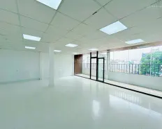 Văn phòng Nguyễn Văn Cừ, Q5 gần Nowzone. DT 7.000m² cho thuê linh hoạt 1000m2. Giá 130tr/th