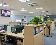 Cho thuê VP phố Xuân Thủy, Cầu Giấy, HN, DTSD 400m2, thông sàn, MT 14m, giá 100tr/tháng