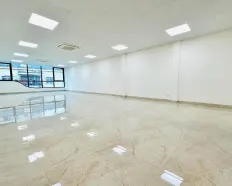 Chính chủ cần cho thuê VP Cầu Giấy, dt 100m2, giá thuê chỉ 18tr, mặt phố cực đẹp. LH 0972 524