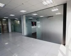 Văn phòng mặt tiền Ung Văn Khiêm, DT 95m2 lầu 5 giá chỉ 23 triệu.