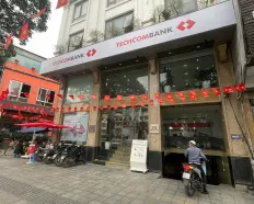 Cho thuê sàn văn phòng MP Trần Khát Chân: 130m2, MT: 10m, có hầm, thang máy. LH: 0974 557