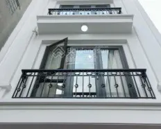 Chính chủ cần cho thuê gấp nhà phân lô Văn Cao, DT 75m2 x 5 tầng, MT 5m, ô tô tránh thang máy. 30tr