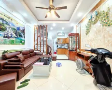Cho thuê nhà nguyên căn Hoàng Hoa Thám, DT 40m², 5 tầng, 4PN, full đồ, 14 triệu