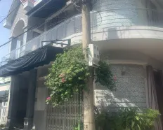 Chính chủ cho thuê nhà 2 lầu hẻm 87 Trương Định, Trần Phú, nhà sạch sẽ, khu an ninh, yên tĩnh