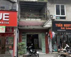 Nhà riêng mặt phố buôn bán lâu đời, do không còn nhu cầu buôn bán muốn cho thuê lại mặt bằng