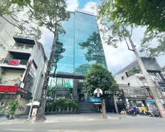 Văn phòng 220m2 giá 120 triệu/tháng (bao phí quản lý) - Tòa nhà Hà Phan