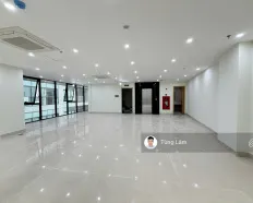 Cho thuê văn phòng 150m2 phố Lê Văn Lương, lô góc chỉ 24tr/tháng