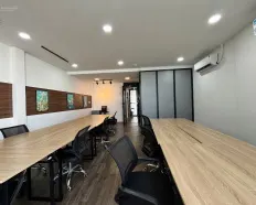 Cần cho thuê nguyên sàn 150m2 full nội thất, pantry, phòng họp, phòng ngủ Quận 3 - LH 0906 970