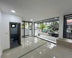 Chính chủ gửi cho thuê MBKD, văn phòng mặt tiền đường lớn, đông dân cư, an ninh