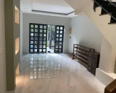 Cho thuê nhà 3 tầng, đường Đặng Thùy Trâm, đường rộng 12m, gần ĐH Văn Lang