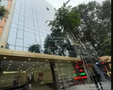 Cho thuê tòa nhà Nguyễn Trãi 170m² 8 tầng, 1 hầm, mặt tiền 10m, PCCC thẩm duyệt, 135tr/th