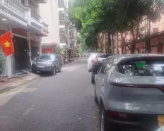 Cho thuê nhà ngõ 2 phố Hoàng Sâm, 45m2 x 5 tầng có điều hòa, nóng lạnh, bếp, đường rộng ô tô tránh
