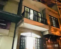 Cho thuê nhà phân lô ô tô đỗ cửa phố Chu Huy Mân, DT 40m2 x 4.5 tầng, MT 3,4m, giá 13 triệu/tháng