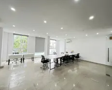 Chính chủ cho thuê văn phòng 90m2 đẹp, có sẵn bàn ghế ở Cư xá Nguyễn Văn Trỗi, Phú Nhuận