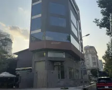 Cho thuê tòa VP góc 2MT đường Nguyễn Thanh Sơn P. TML. DT: 8x20m. Hầm 7 lầu. Sàn trống. Giá 160tr