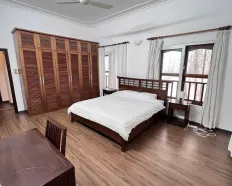 Cho thuê biệt thự 5 tầng diện tích 300m2 khu phố Tô Ngọc Vân, Quảng An, Tây Hồ - Hà Nội