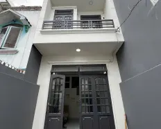 Chị Duyên cho thuê nhà mới sơn sửa 3 tầng 4 phòng mới ngay trung tâm phường An Phú để ở, văn phòng