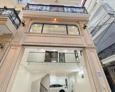 Cực đẹp! Cho thuê nhà phố Nguyễn Chí Thanh, Chùa Láng. 70m2*5t, 6pn. Đường hè 6,5m. Nhà mới
