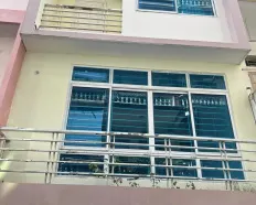 Chính chủ cho thuê nhà 5 tầng khu tập thể Tài chính - Kế toán, Cầu Diễn