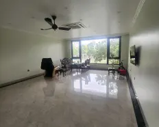 Cho thuê cửa hàng 50m2 x 2 tầng mặt hồ Phương Liệt