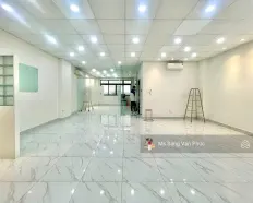 Văn phòng 7x12m (70m²) Vạn Phúc. Ngăn 2 phòng, hầm xe, thang máy, thời gian tự do. Giá thuê 11tr