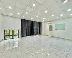 Tòa nhà văn phòng - cho thuê tầng 2 - 7x12m sàn, có ban công, thang máy, hầm xe chỉ 11 triệu
