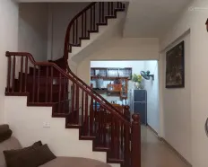 Cho thuê nhà phân lô ngõ Khuất Duy Tiến 50m2 x 4 tầng 17tr full đồ- 0984 677 *** tt linh hoạt