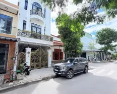Cho thuê nhà 3 tầng full nội thất mặt tiền đường 5,5m Lê Văn Sỹ - Cách biển 500m