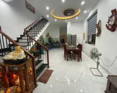 Chủ gửi bán nhà 2 tầng kiên cố hiện đại, full nội thất - Ô tô đậu trước nhà Hòa Châu - Hòa Xuân mới