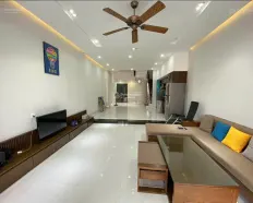 Cho thuê nhà 3 tầng đẹp, sạch sẽ mặt tiền Đoàn Khuê - Khu Nam Việt Á, full nội thất.