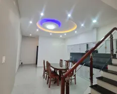 Cho thuê nhà nguyên căn, có thể ở hoặc làm văn phòng công ty, mặt tiền đường, Hải Châu, Đà Nẵng