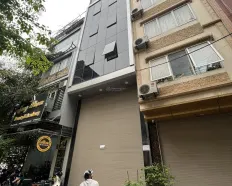 Cho thuê gấp nhà Đỗ Quang 70m2x6T MT5m mới đẹp thông sàn thang máy đường ô tô đầy đủ PCCC giá 48tr