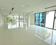 Tòa nhà mới xây còn hiếm có 1 sàn 120m2 Lê Văn Lương 22tr