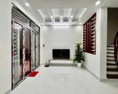 Cho thuê nhà 40m, 5 tầng, ngõ phố Hoàng Quốc Việt - Nhà mới tinh, sạch đẹp, giá 15tr/tháng
