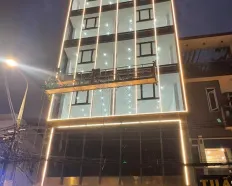 Cho thuê nhà mặt phố 9 tầng vị trí trung tâm kinh doanh tốt, Hải Châu view sông Hàn