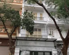 Cho thuê nhà riêng ngõ 61 Lạc Trung, DT 60m2 x 4T, MT 5m, ô tô tải đỗ cửa, nhà mới, giá 20 triệu