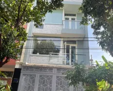 Cho thuê nhà nguyên căn Bình Lợi, P13, BT. 5 x 20, 1 trệt, 2 lầu, ST Nhà vuông vức, phong thuỷ tốt.