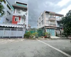 Cần bán gấp, nền đất khu Văn phòng Chính phủ hẻm 389 Quốc lộ 13 121 m2 giá chỉ 10,5 tỷ