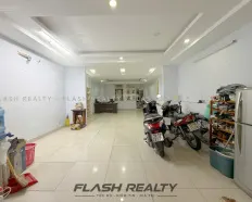 Cho thuê mặt bằng kinh doanh góc Trần Quang Khải Quận 1 DT 64m2 giá 18tr/tháng