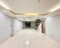 Cho thuê mặt bằng kinh doanh 8x18,5m
