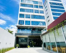 Sàn văn phòng 140m2 sẵn nội thất - Ung Văn Khiêm - 51tr/tháng - Mới - Đẹp