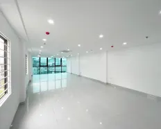 Cho thuê nhà khu phân lô Trung Kính, Trung Yên 100m x 7T, thông sàn, thang máy, ô tô tải thoải mái.