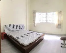 Nhà hẻm xe hơi đường Lâm Văn Bền, dt 4x20, 2 lầu, 1st, 3pn, 4wc, có nội thất cơ bản, Giá 18 triệu.