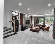 Nhà 2 tầng phường Hoà Cường chỉ cần bê bàn ghế vào làm việc