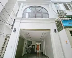 Phúc Lợi - Nhà 43m2 - 6 Tầng, Thang máy - Full đồ, Ô tô sát cửa - 12Tr